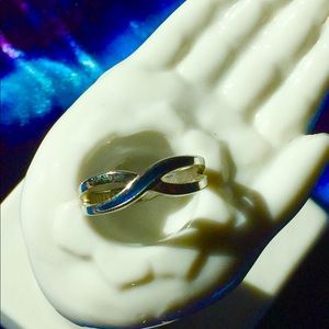 Avon Signed 80’s Vintage Blue & Silver Pinky Ring
